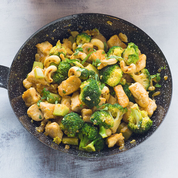 Cashew-Brokkoli mit Hähnchen Rezept | Küchengötter