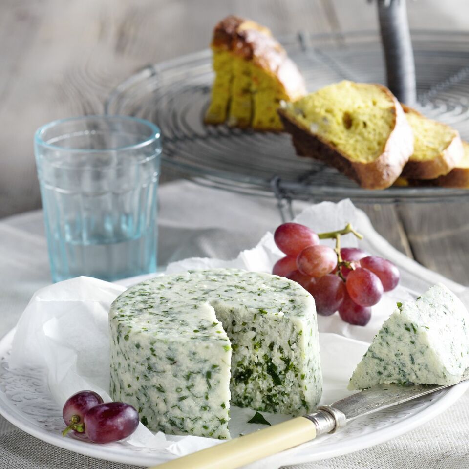 Veganer Cashew-Kräuter-Weichkäse Rezept – selbst gemacht | Küchengötter