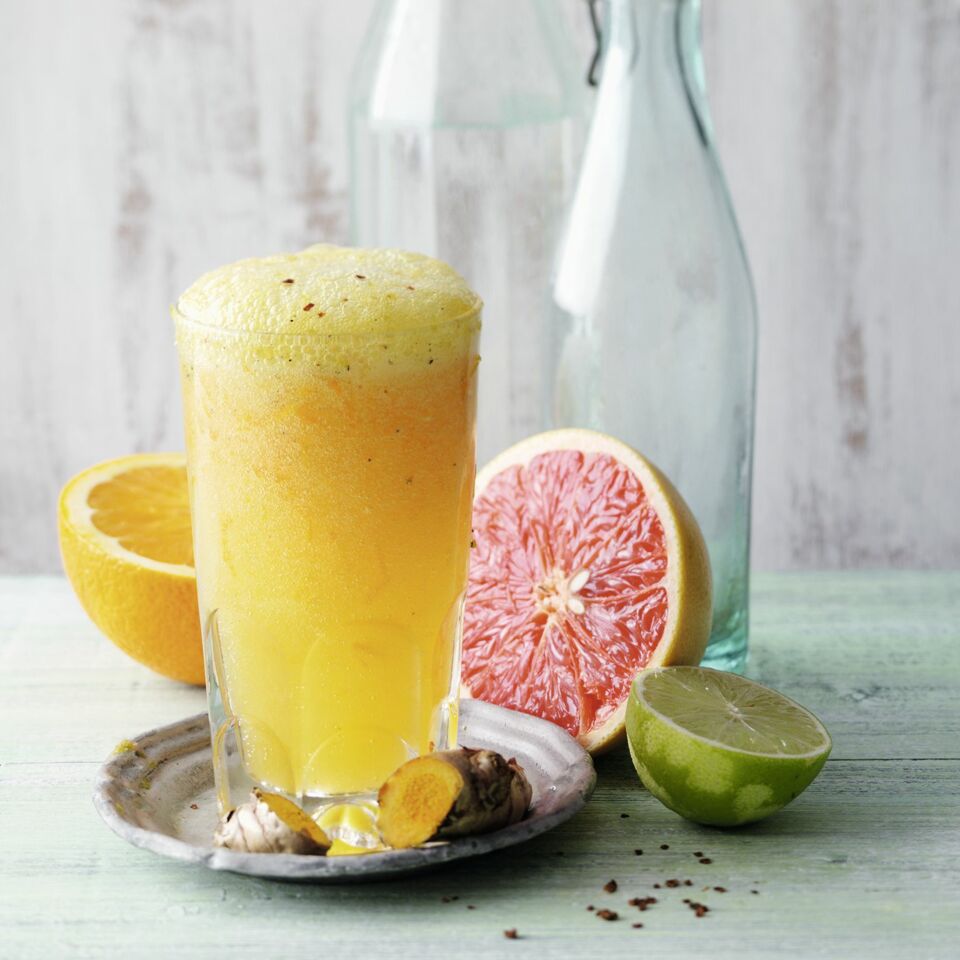 Kurkuma-Limonade mit Grapefruit und Chili Rezept | Küchengötter Kurkuma-Limonade mit Grapefruit und Chili Rezept | Küchengötter