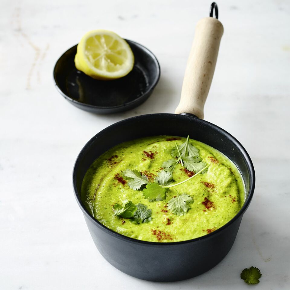 Brokkoli-Avocado-Suppe mit Kurkuma Rezept | Küchengötter Brokkoli-Avocado-Suppe mit Kurkuma Rezept | Küchengötter