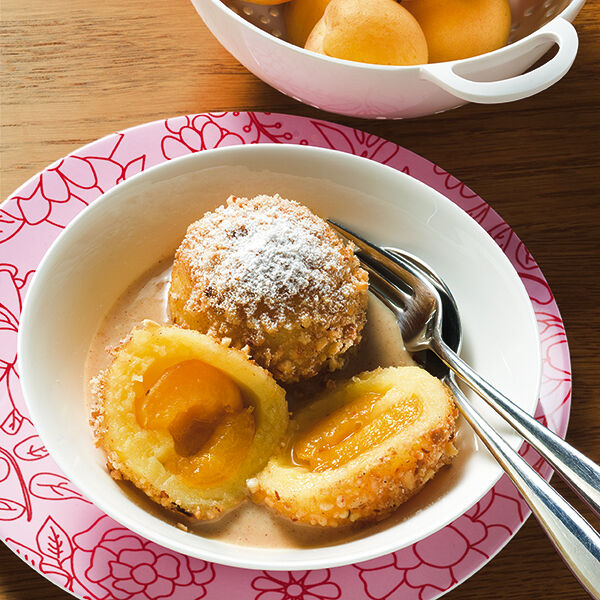 Aprikosenknödel mit Zimtsauce Rezept | Küchengötter Aprikosenknödel mit Zimtsauce Rezept | Küchengötter