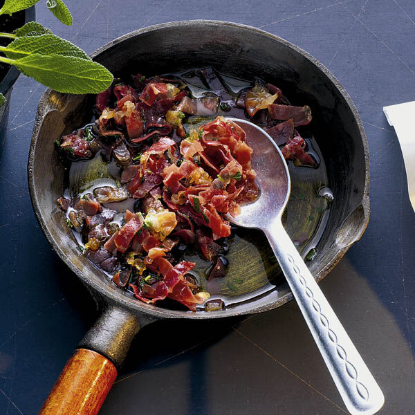 Salbeibutter mit Parmaschinken Rezept | Küchengötter Salbeibutter mit Parmaschinken Rezept | Küchengötter