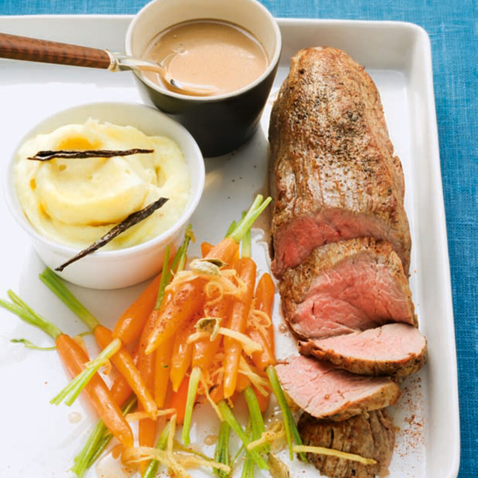 Kalbsfilet mit Cognacsauce und Kardamom-Möhren