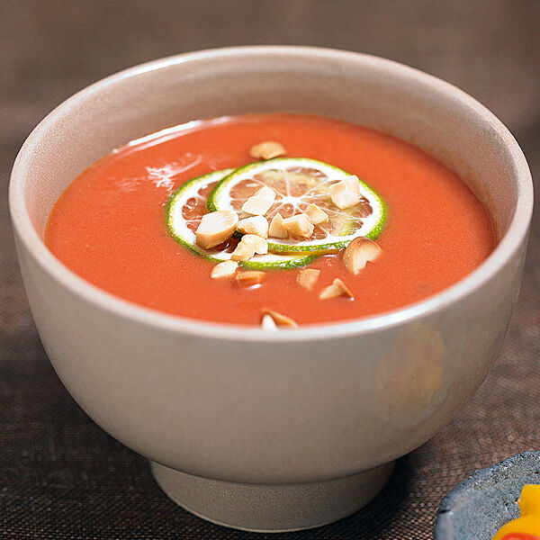 Tomaten-Kokos-Suppe mit Erdnüssen Rezept | Küchengötter