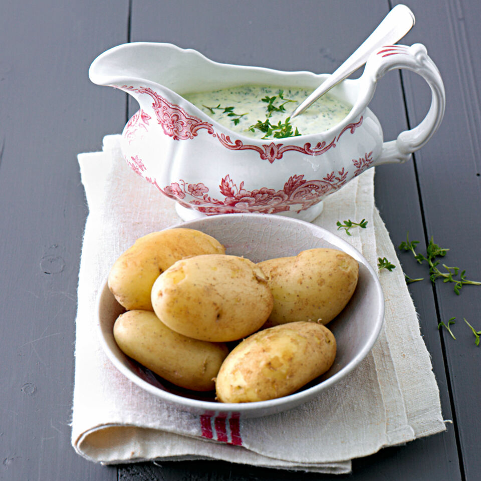 Pellkartoffeln mit Grüner Sauce Rezept | Küchengötter Pellkartoffeln mit Grüner Sauce Rezept | Küchengötter