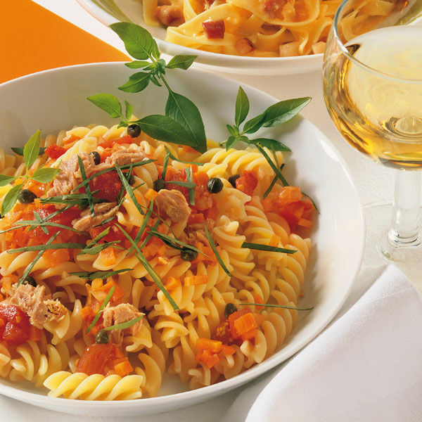 Nudeln mit Thunfisch-Gemüse-Sauce Rezept | Küchengötter Nudeln mit Thunfisch-Gemüse-Sauce Rezept | Küchengötter
