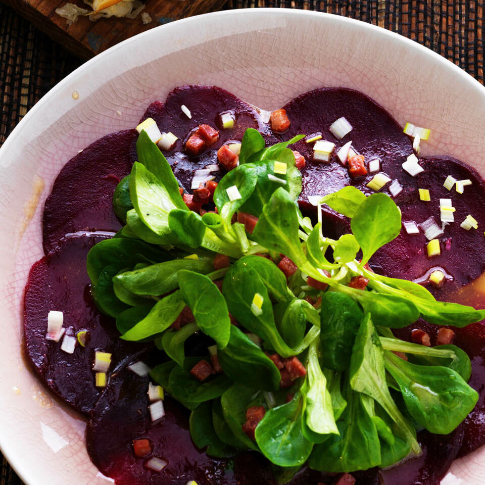 Rote-Bete-Carpaccio mit Feldsalat Rezept | Küchengötter