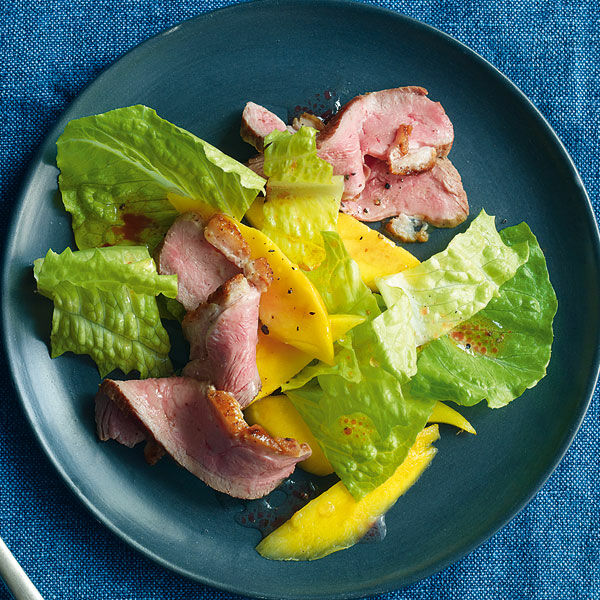 Romanasalat mit Ente und Mango Rezept | Küchengötter Romanasalat mit Ente und Mango Rezept | Küchengötter