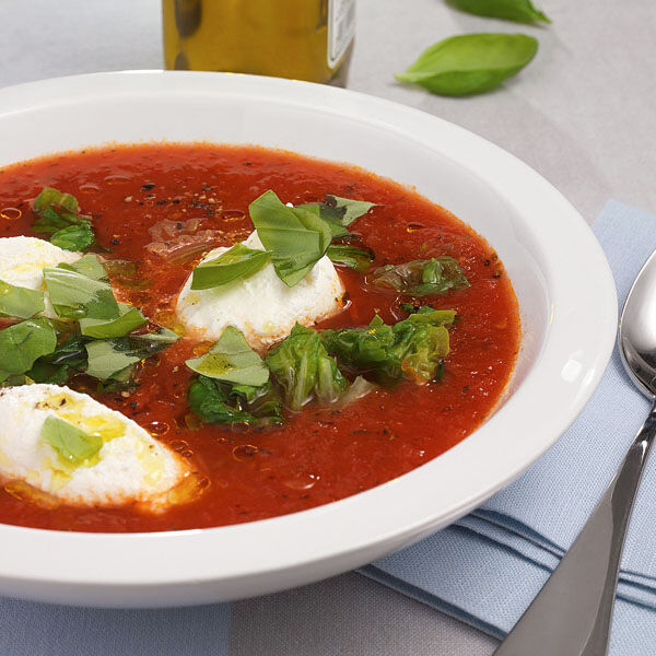 Tomatensuppe mit Ricotta Rezept | Küchengötter
