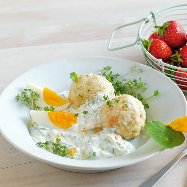 Grüne Sauce mit Ei und Miniknödeln Rezept | Küchengötter Grüne Sauce mit Ei und Miniknödeln Rezept | Küchengötter