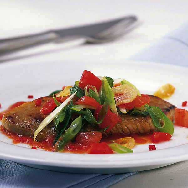 Schweineschnitzel in scharfer Tomatensauce Rezept | Küchengötter Schweineschnitzel in scharfer Tomatensauce Rezept | Küchengötter