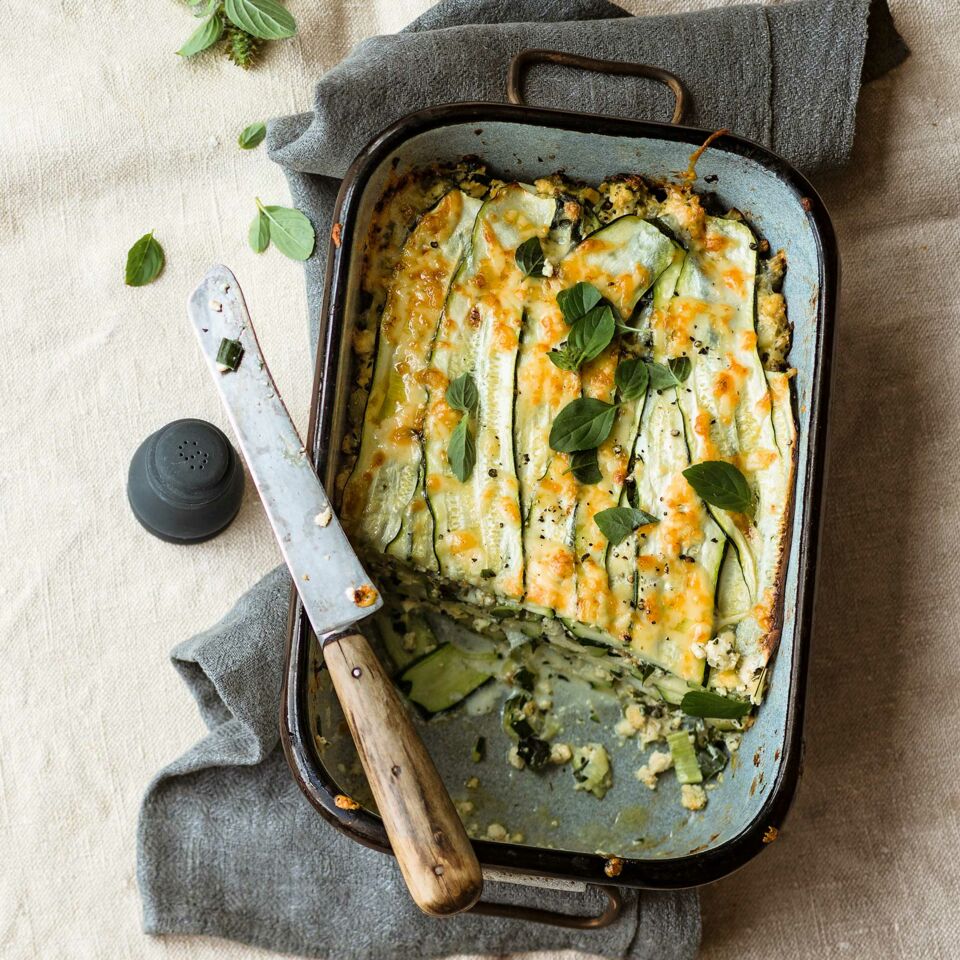 Zucchini-Lasagne mit Tofu-Frischkäse-Füllung Rezept | Küchengötter Zucchini-Lasagne mit Tofu-Frischkäse-Füllung Rezept | Küchengötter