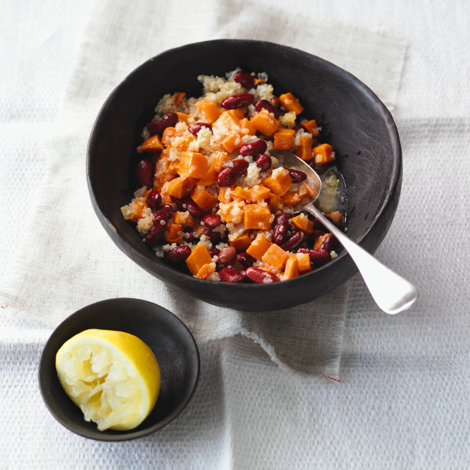 Süßkartoffelsalat mit Quinoa I Clean Eating Rezept | Küchengötter