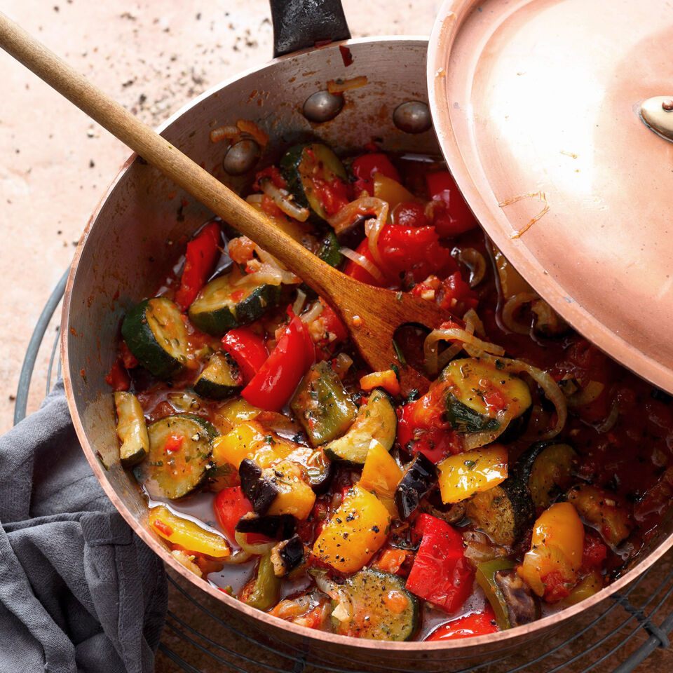 Vegetarische Ratatouille mit Auberginen und Zucchini Rezept | Küchengötter