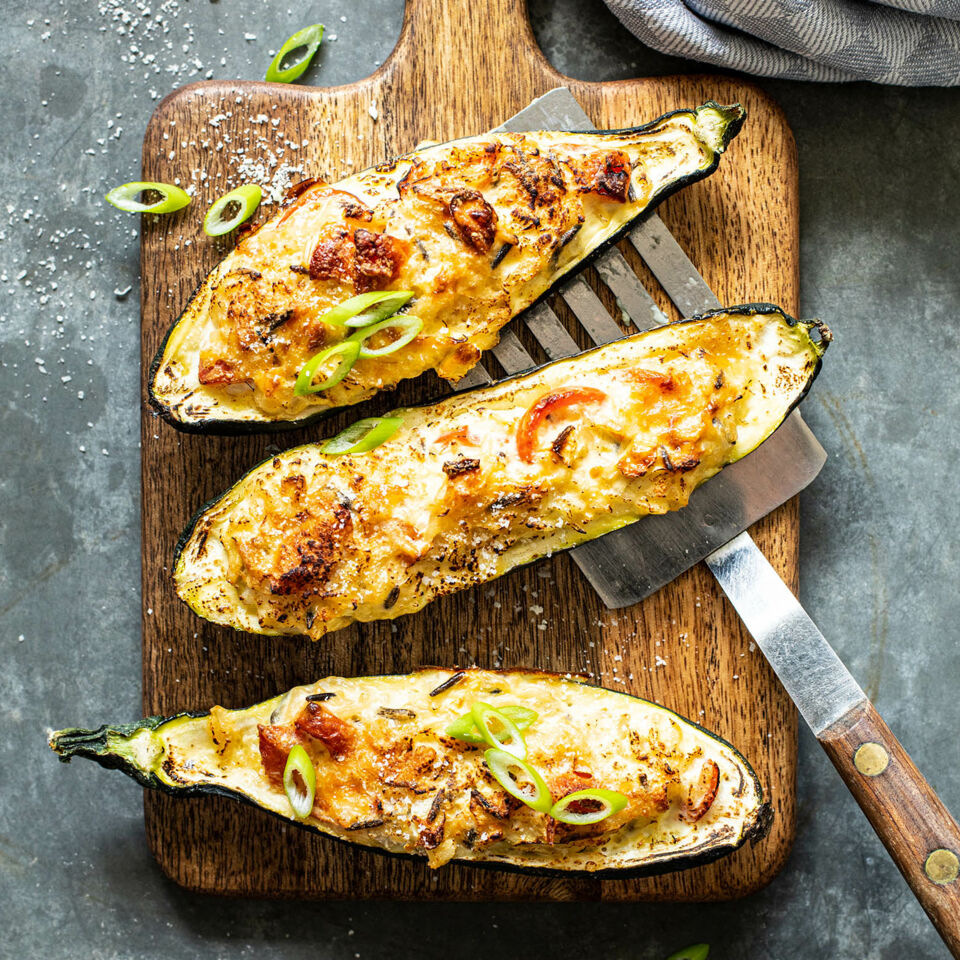 Vegetarisch gefüllte Zucchini aus dem Ofen Rezept | Küchengötter