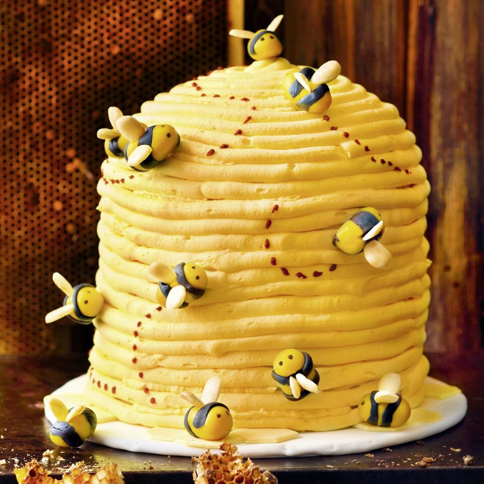 Bienenstock Motivtorte mit Fondant-Bienen | Küchengötter