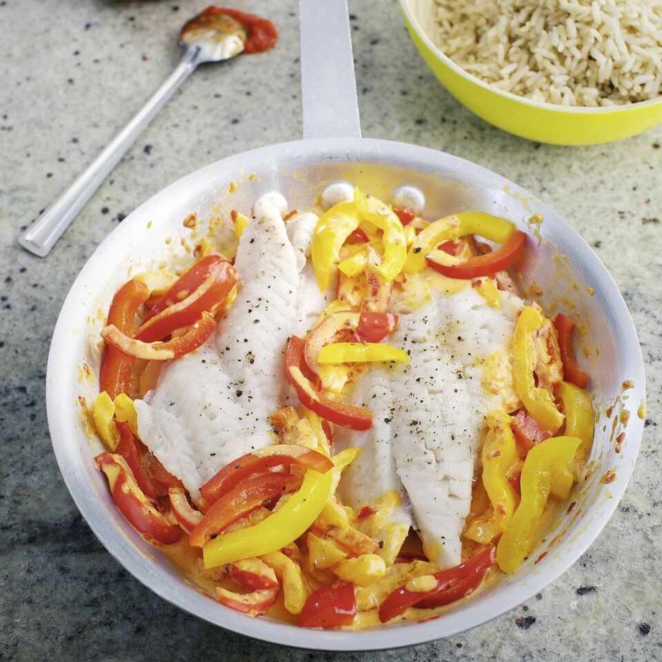 Fischfilet mit Paprikasahne | Slow Carb Rezept | Küchengötter Fischfilet mit Paprikasahne | Slow Carb Rezept | Küchengötter