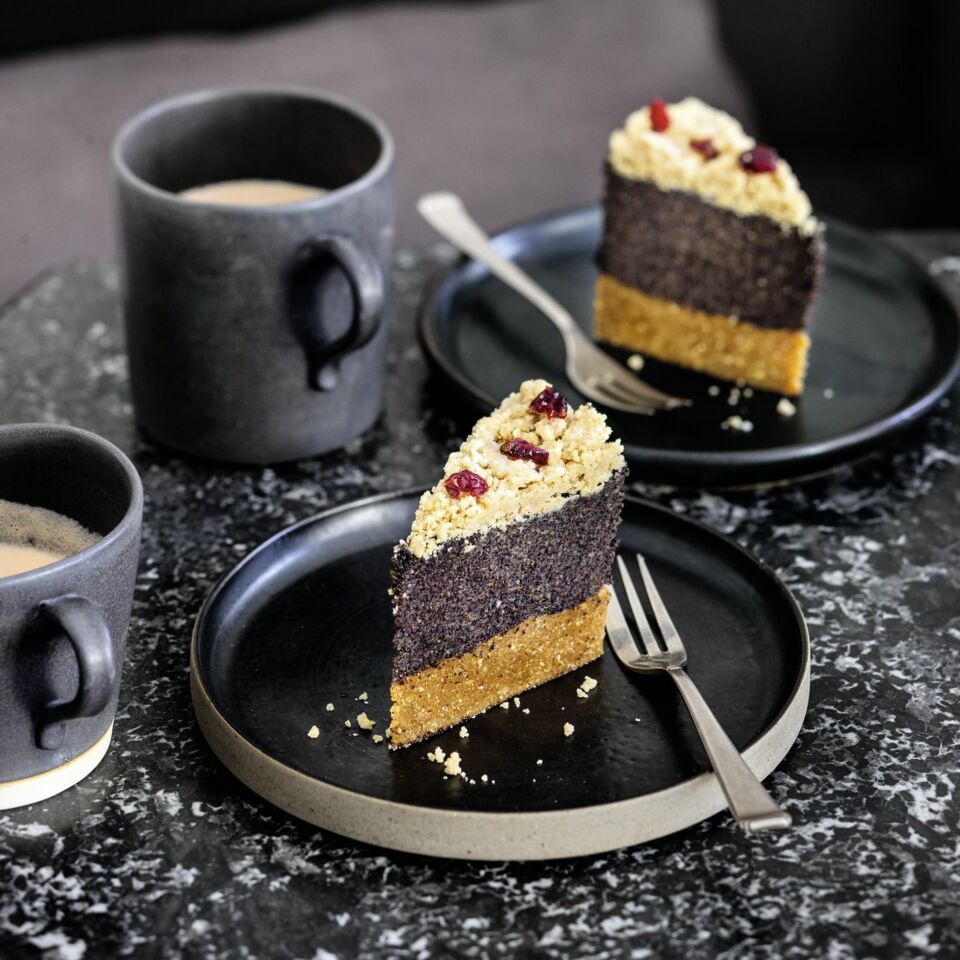 Rohe Mohntorte mit Cashewstreuseln – Raw Bakery | Küchengötter Rohe Mohntorte mit Cashewstreuseln – Raw Bakery | Küchengötter