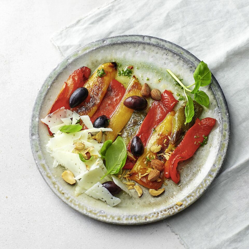 Gegrillte Paprika mit Mandeln Rezept | Küchengötter Gegrillte Paprika mit Mandeln Rezept | Küchengötter