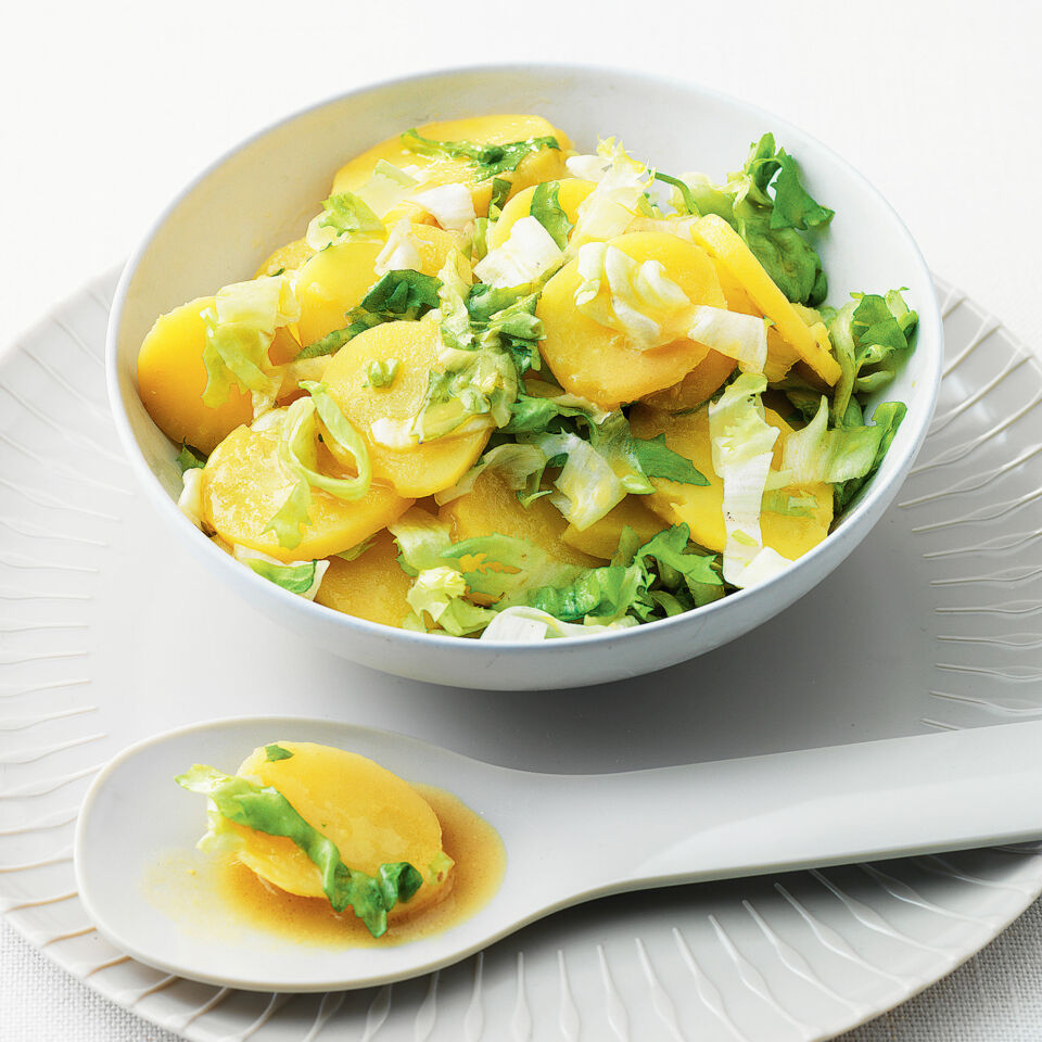 Kartoffelsalat mit Endiviensalat