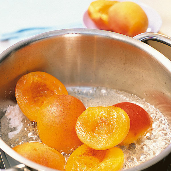 Salbeimäuschen mit Aprikosensauce