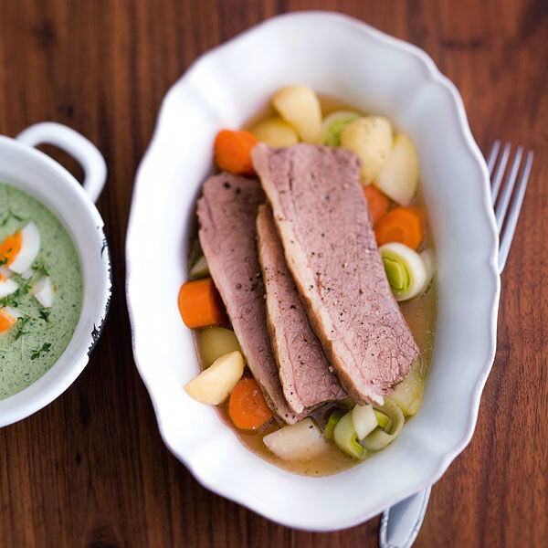 Ochsenbrust mit grüner Sauce Rezept | Küchengötter Ochsenbrust mit grüner Sauce Rezept | Küchengötter