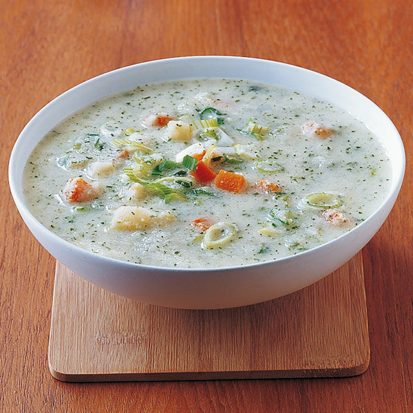 Gemüse-Grieß-Suppe