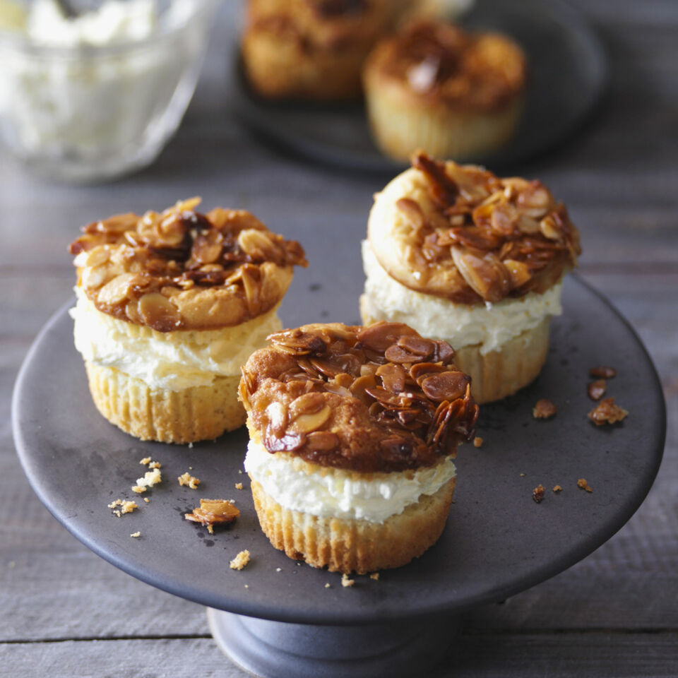 Bienenstich-Muffins Rezept | Küchengötter Bienenstich-Muffins Rezept | Küchengötter