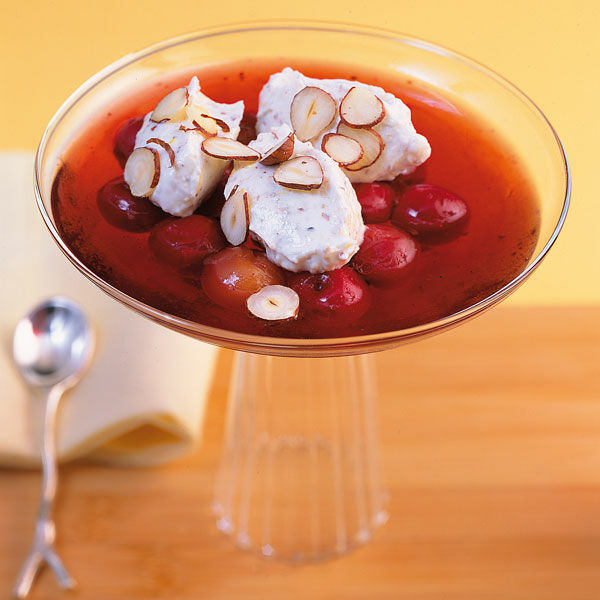 Kirschkaltschale mit Quarknocken Rezept | Küchengötter Kirschkaltschale mit Quarknocken Rezept | Küchengötter