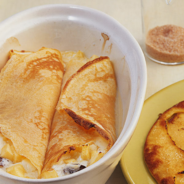 Topfenpalatschinken mit Äpfeln und Rosinen Rezept | Küchengötter